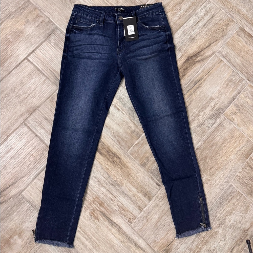 NWT Fashion Nova all that talk ankle Jeans size 11.  Frayed bottom and zippers